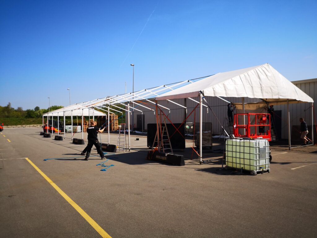 ST Messe Logistik opsætter stort telt til event
